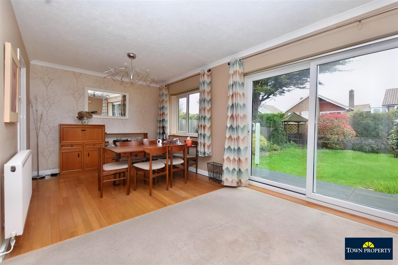 Property Details for Chatfield Crescent Eastbourne BN22 0EZ Town